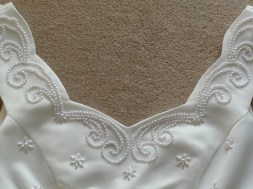 Scarlet wedding dress neckline - size 12